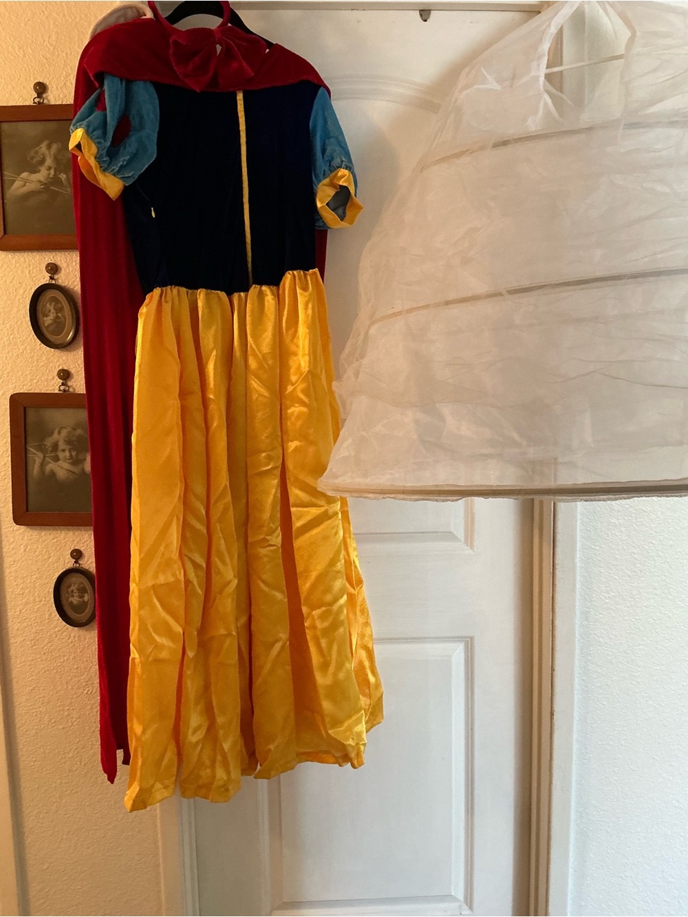 Women Snow White Halloween Custom  Medium